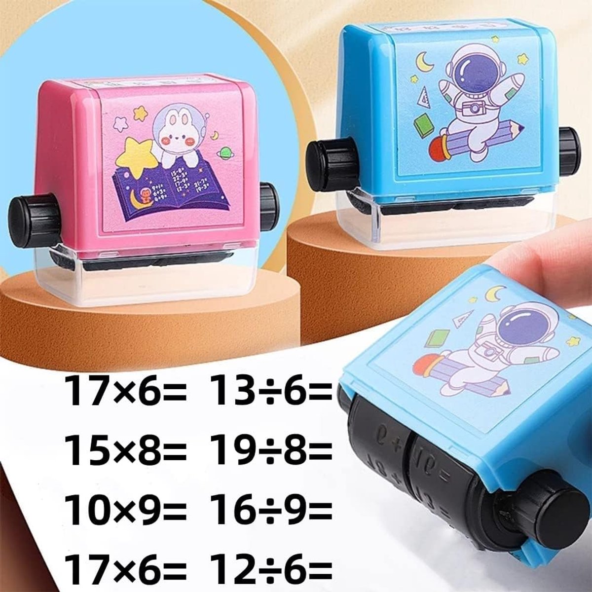 Rekenstempel roller - Stempelset Kinderen - Vermenigvuldigen en Delen - 2 Stukjes Wiskunde Rolstempels - Rekenspelletjes groep 4, groep 5 en 6 - Ik Leer Rekenen - Denkspel