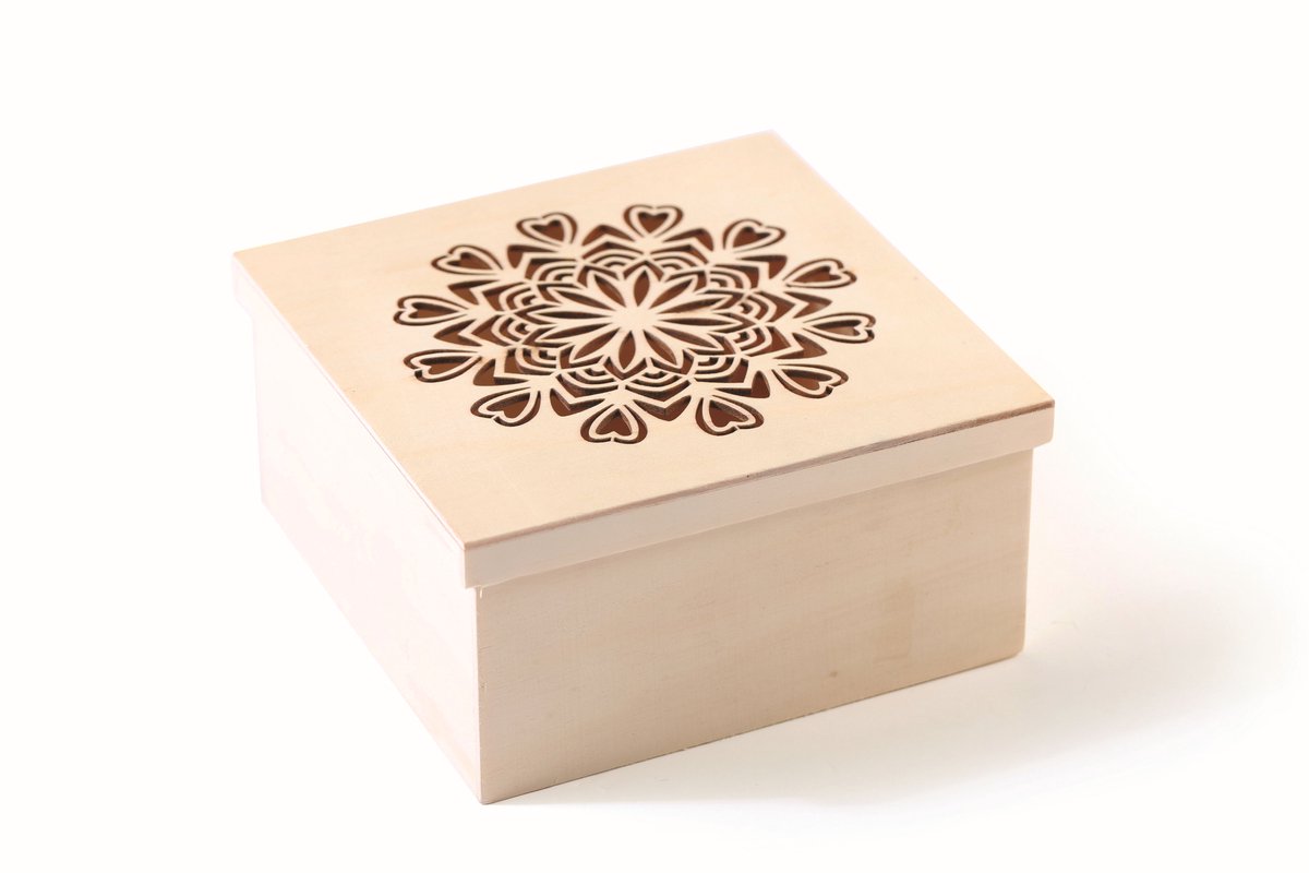 Houten doos 150mm x 150mm x 75mm - Mandala harten