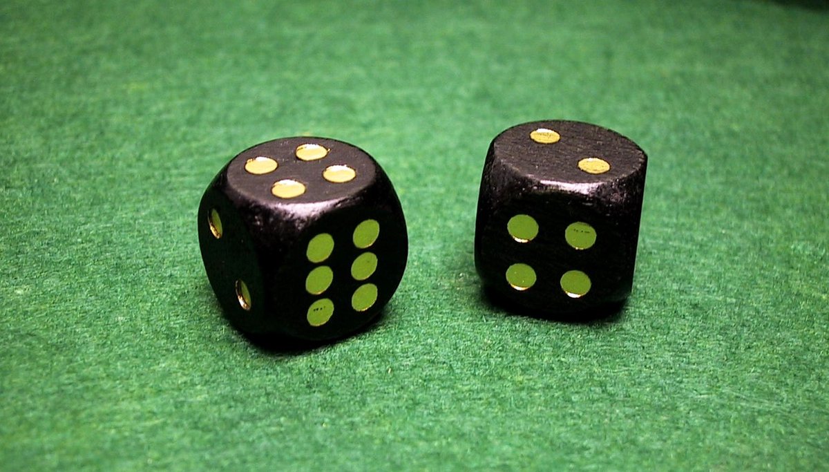 Dobbelstenen D6 16mm hout zwart met gouden stip, Per 12