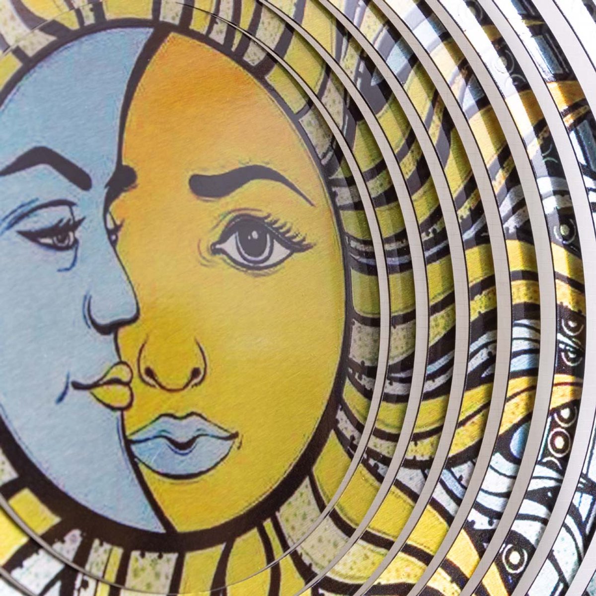 Windvanger HQ Metal Hanging Wind Spinner 3D Sun & Moon 110265 Geel 30 x 38 cm