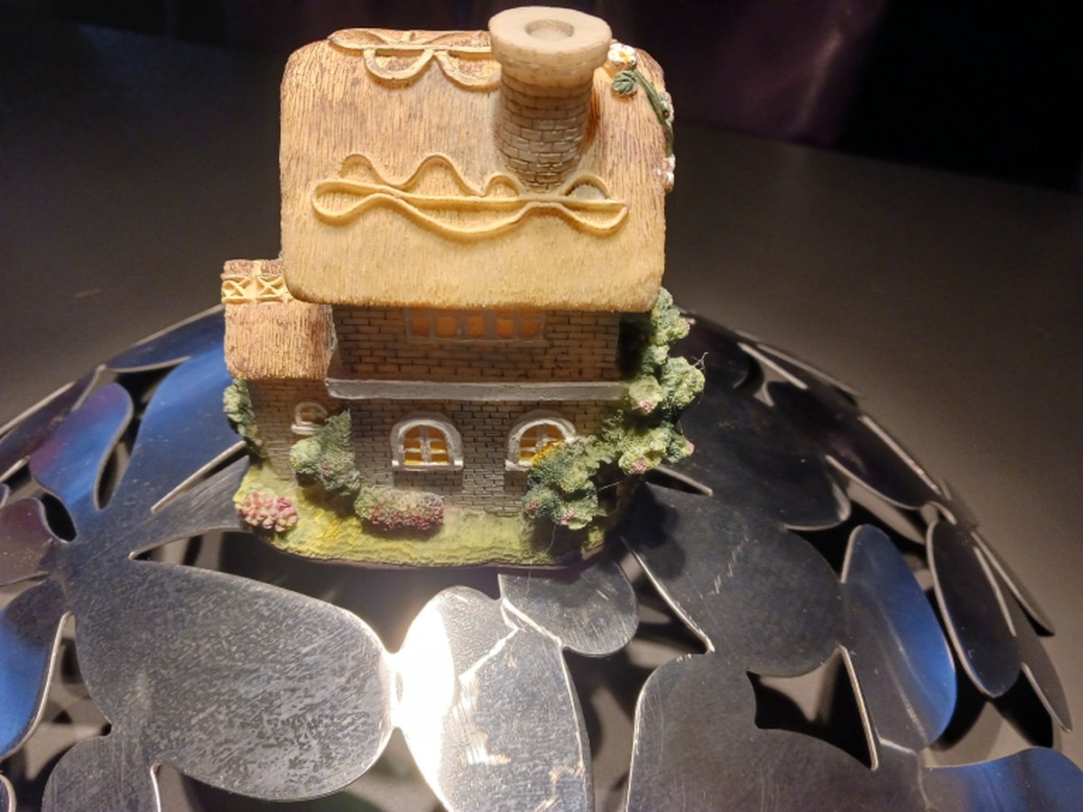 SPOORWEG BERG HUIS HUISD 14X12cm SPOORWEG HUISJE