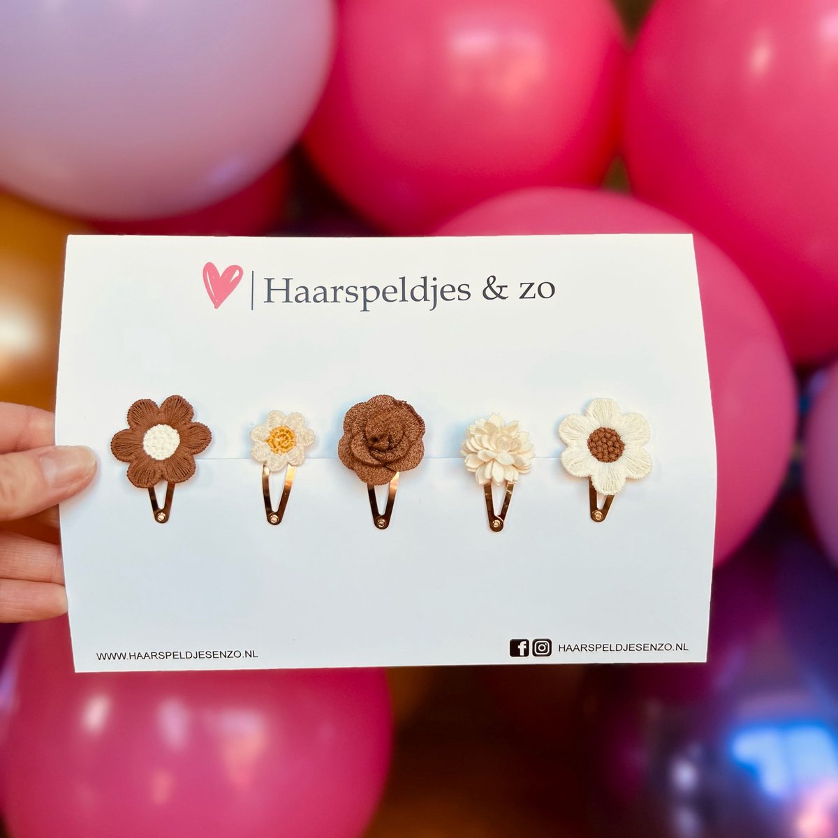 Try-out mix - mix van verschillende speldjes - bloemetjes - 3 cm speldjes - beige/bruin