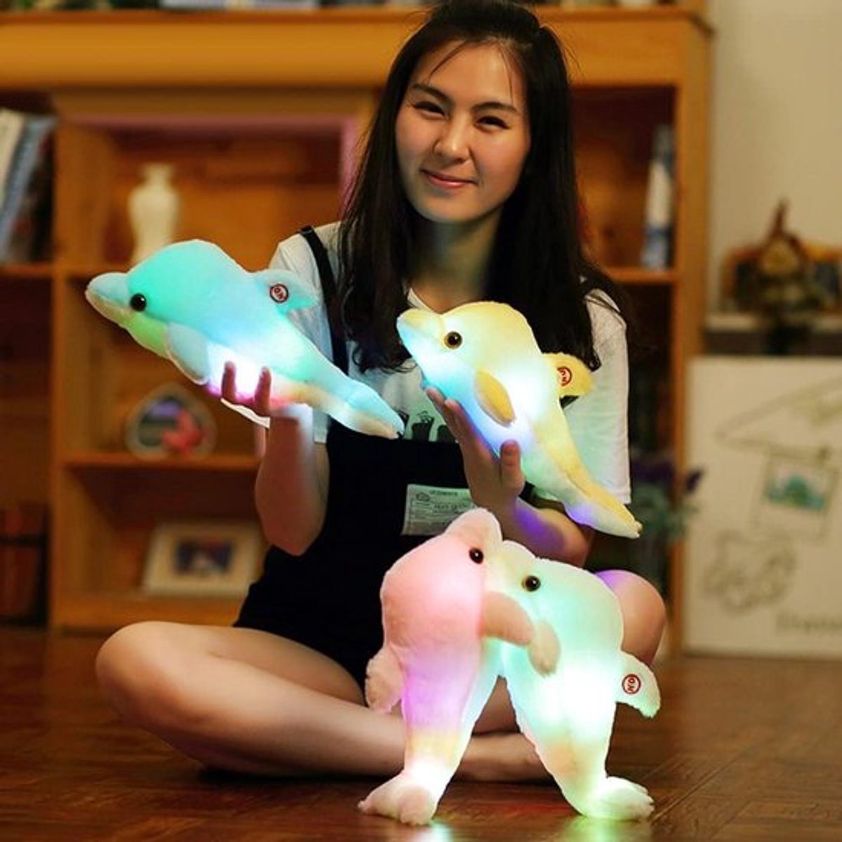 Knuffel nachtlampje dolfijn wit - 30cm - zachte pluche crèmekleur met LED licht