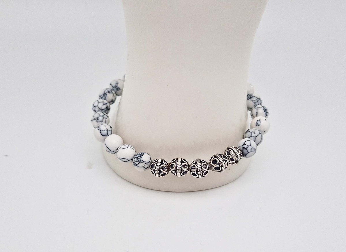 Handgemaakte armband van natuursteen 