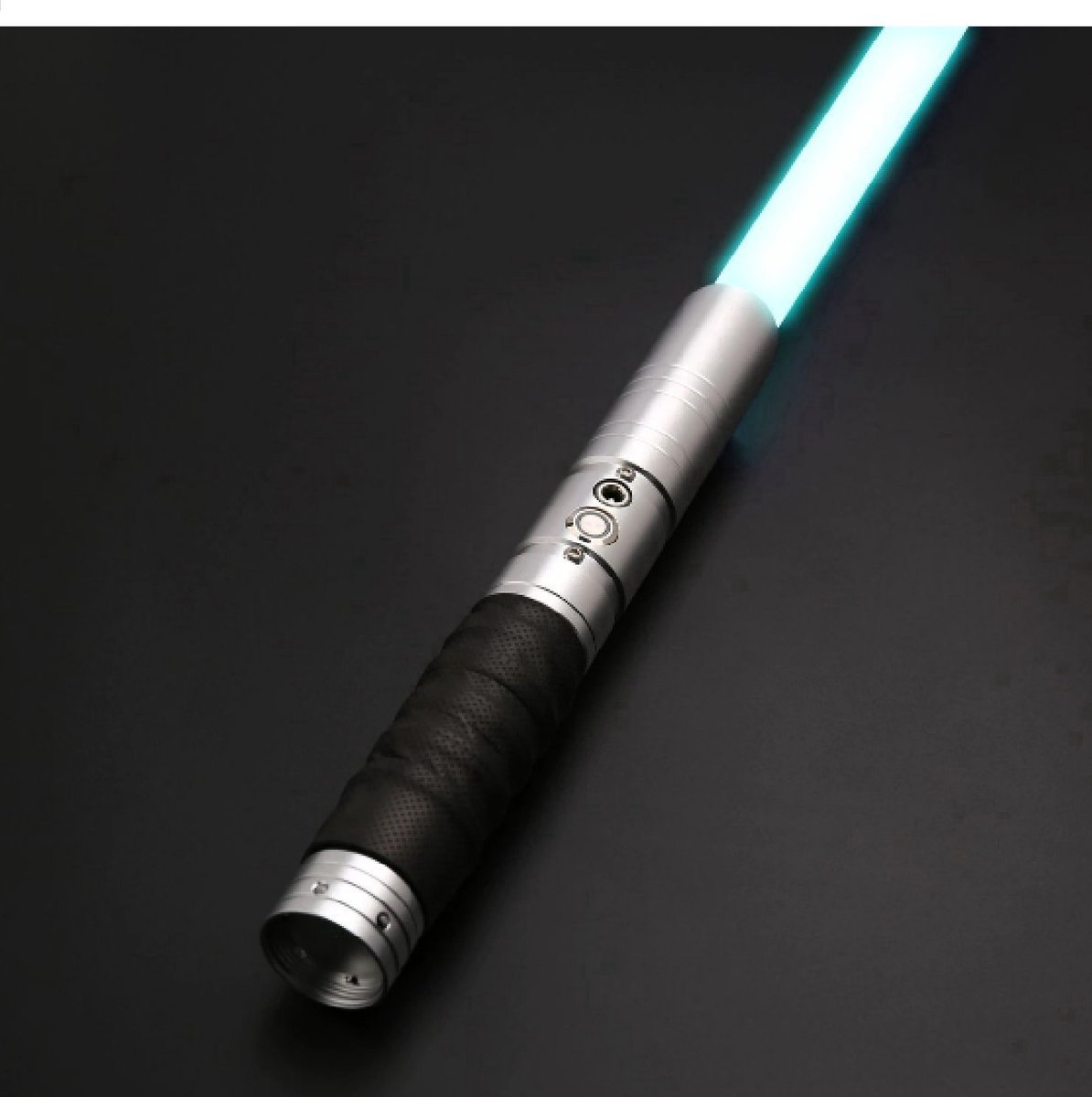 Happyment Lightsaber - 12 Kleuren Licht - Dueling Saber - Cosplay - Draadloos en Oplaadbaar - Metalen Handvat - Zilver