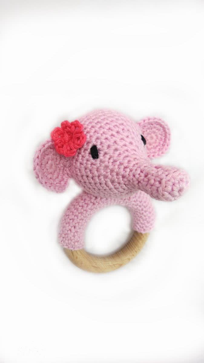 Haakpakket rammelaar olifant