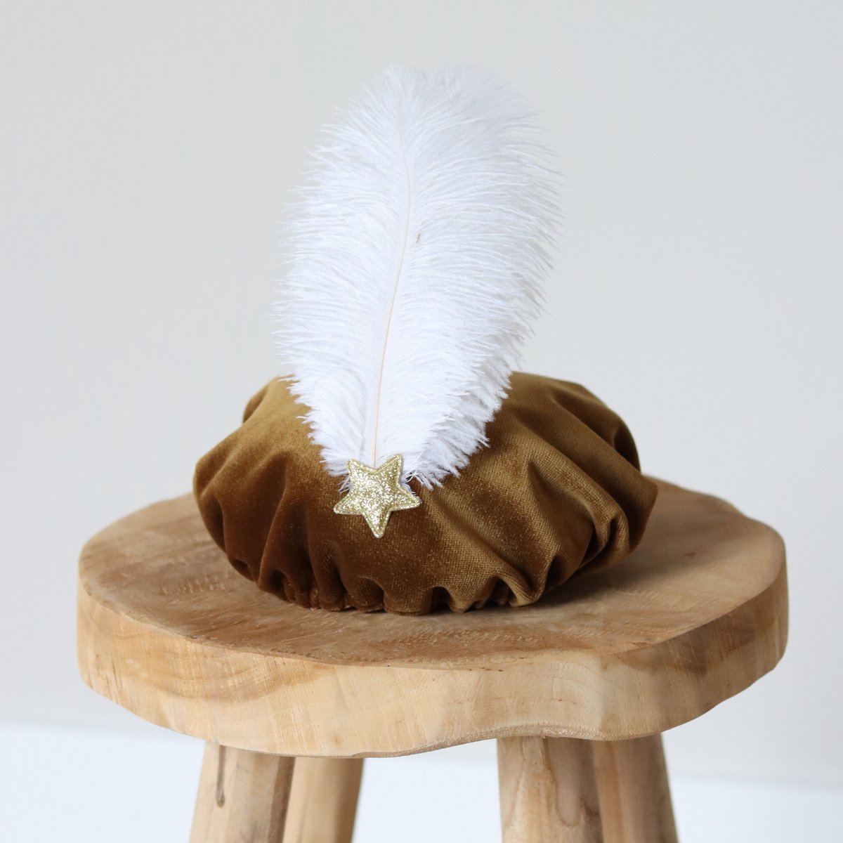 Luxe handgemaakte Pietenmuts Goud – Velours – Sinterklaas Verkleed Muts Kind – vanaf 1 jaar