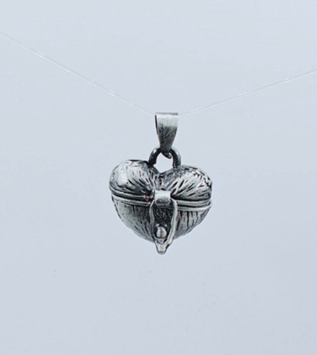 Ashanger Hart 1,8 x 1,5 cm mat zilver