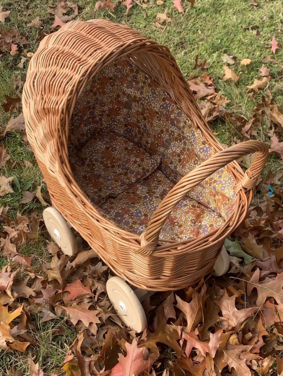 Hollie Rieten poppenwagen met kap little flowers