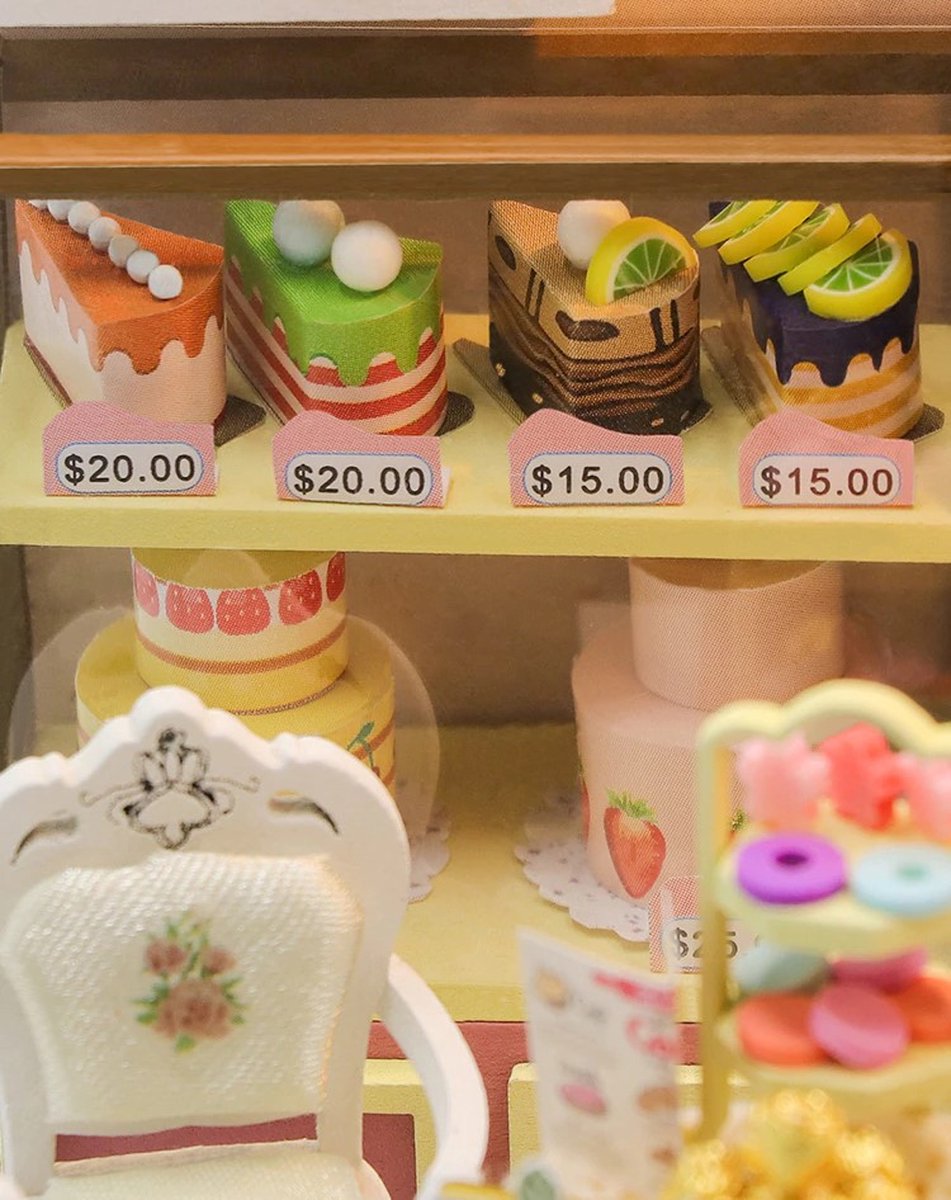 Miniatuur - Sweet Cake Station - met lijm - met stofkap