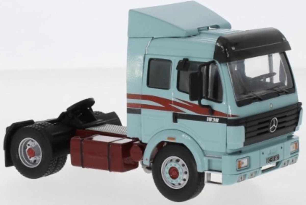 IXO Mercedes Benz SK II 1838 1994 schaalmodel 1:43