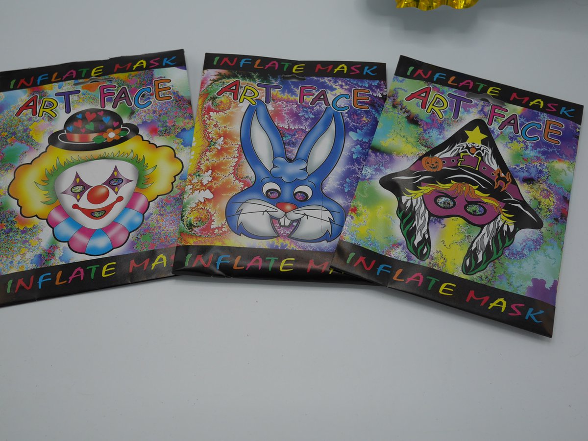 opblaasmaskers 2 assorti clown, haas en heks.