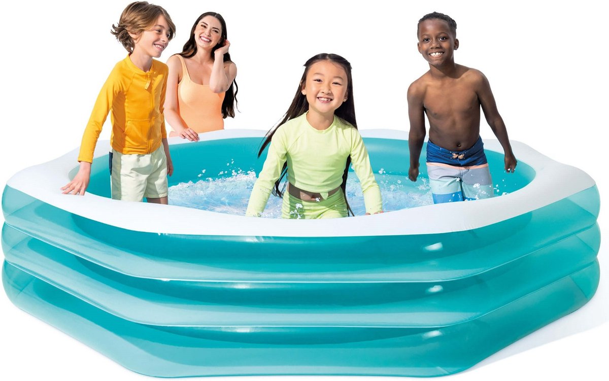 swim center™ octagonal family pool, ages 6+ - Achthoekig ontwerp voor extra stijl - Ruim zwembad met bijna 1000 liter inhoud - Gemaakt van sterk en duurzaam vinyl