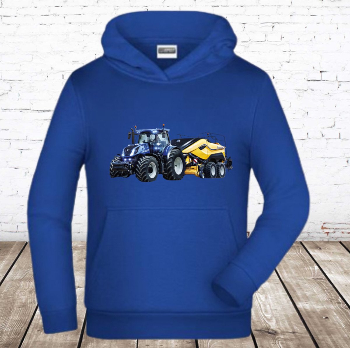 Hoodie met New Holland trekker -James & Nicholson-158/164-Hoodie jongens