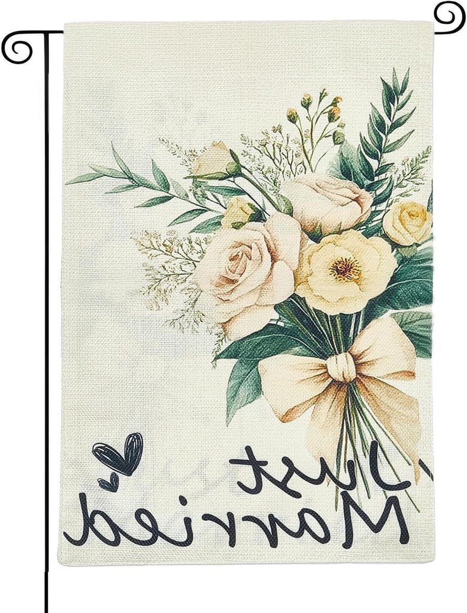 JHubers Goods - Tuinvlag Just Married - Bruiloft Decoratie - Dubbelzijdig - Bloemenmotief - 30 x 45 cm - Buiten Gebruik - Welkomstdecoratie - Tuin en Buiten - Bloemenbruiloft