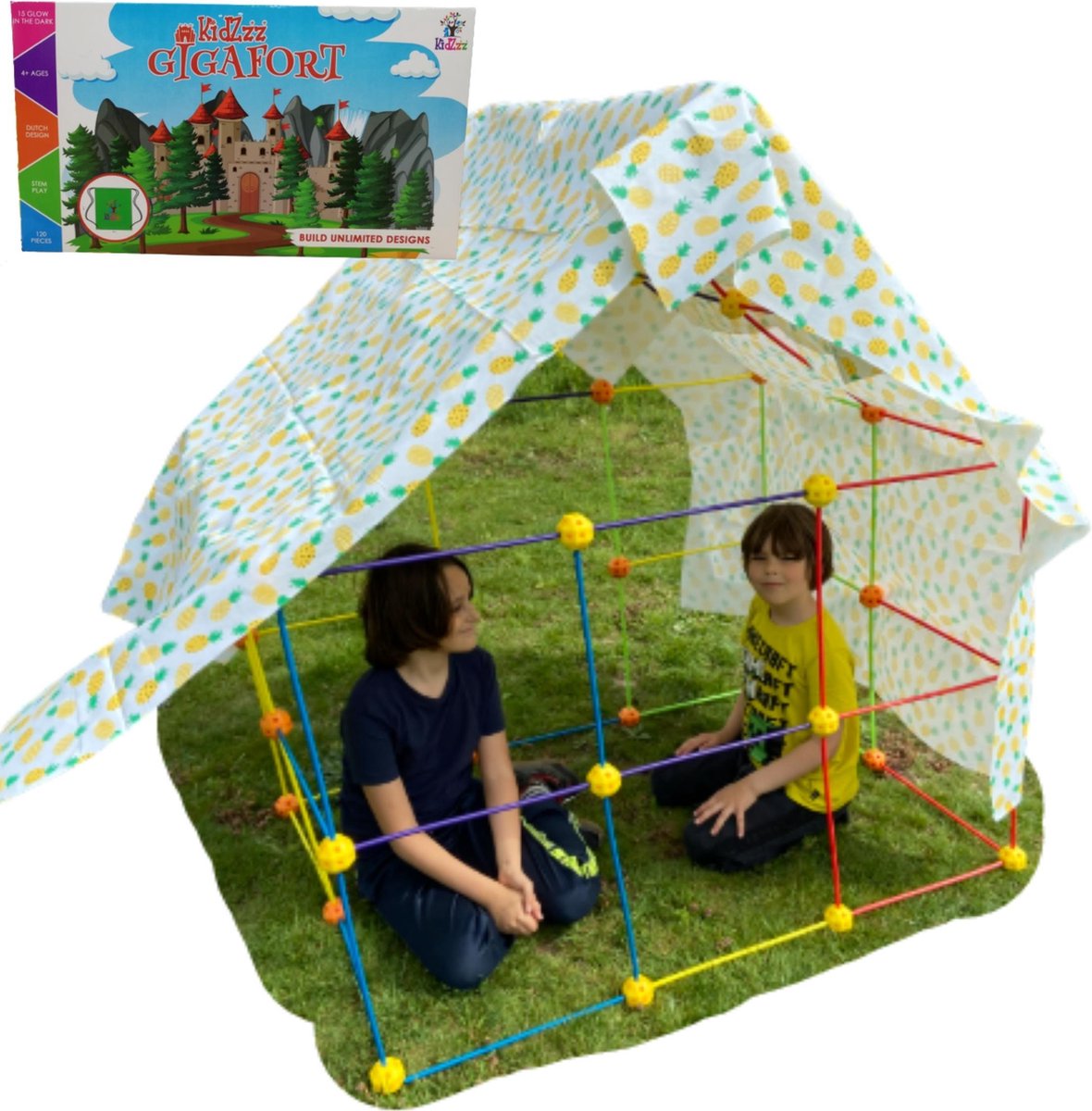 KidZzz® Gigafort Speelgoed Bouwpakket Buitenspeelgoed Glow in the Dark Bouw een Fort Speelhuis Boot Hut Tent Kasteel - Educatief Constructiespeelgoed zoals Knex - 120 stuks - Met Opbergtas