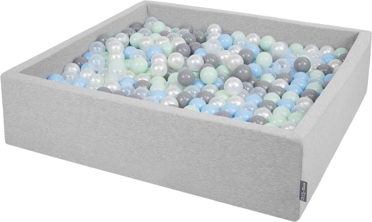 KiddyMoon Ballenbad voor kinderen Vierkant met 200 ballen ∅7cm 120x30cm - Ballenbak voor Babys - Ballenbak ballen kleurrijke - Met schuimvulling - Ballenbad foam - Voor sensorische - Hellgrau: Parel Grijs Transparant Babyblauw Munt