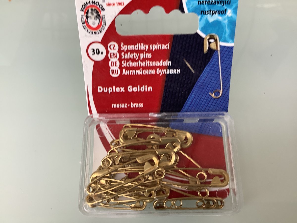 Veiligheids speld. 30 stuks messing in diverse maten. Messing. Gold look.