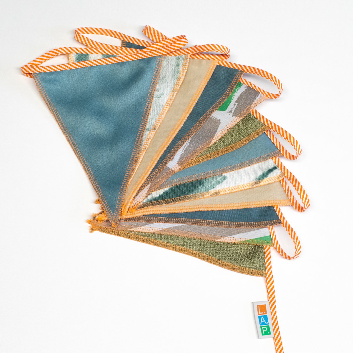 L.A.P. Atelier Vlaggenlijn Waddengevoel - handgemaakte vlaggenlijn van duurzame stof - naturel, groen en blauw - 300 cm