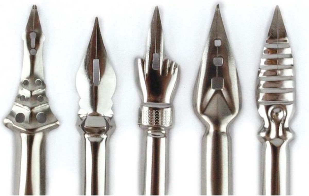 Inktset verenpen, zwarte pen, witte doos