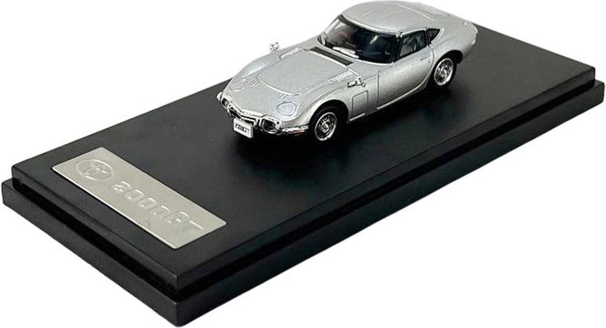 Zilver Toyota 2000GT