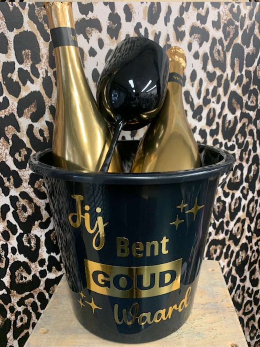 5 liter kleine emmer. Jij bent goud waard cadeau emmer- zonder inhoud. Verjaardag cadeautje. trots op- bedankt cadeautje.