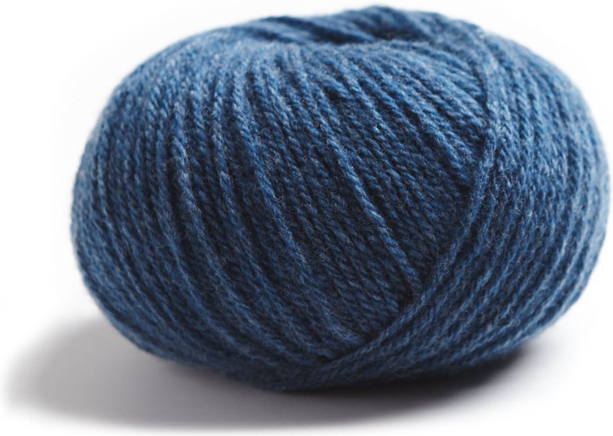 LAMANA - Como - 100 % Merino Superfine garen - Wordt per 5 stuks verkocht -120 m. - 25 gr. - Kleur : Dark Denim Melange (41M)