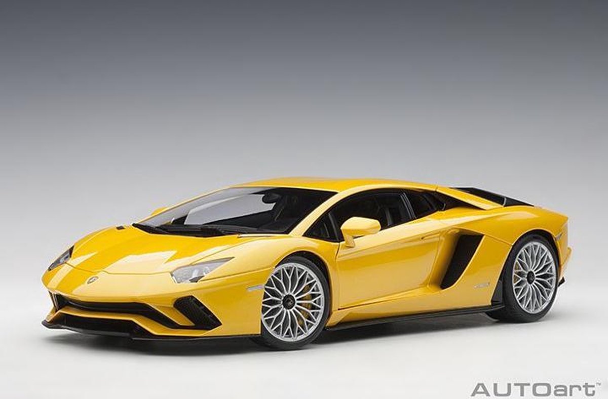 Lamborghini Aventador S 2017 Yellow