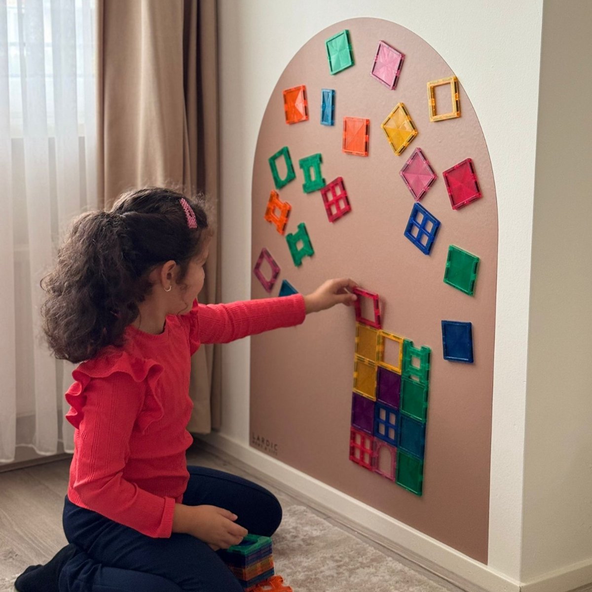 Lardic Magnetische Muursticker - Krijtbord - Boogvorm - Kameelroze - B80 x H100 cm