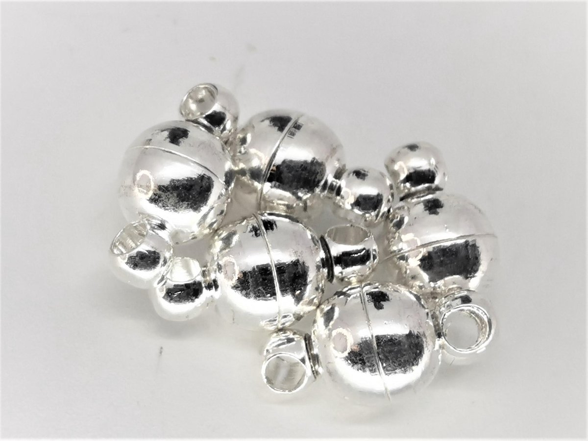 5 x verzilverd - magneet sluiting rond - ø 6 mm. magneet sluiting voordelen en gemak voor sieraden als sluiting.