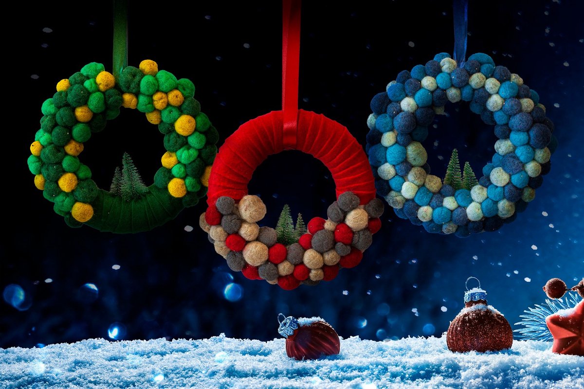 Kerstkrans blauw - DIY kerstkrans - Kerstkrans zelf maken - Hobbypakket voor volwassenen - Knutselpakket voor volwassenen - Little Creations