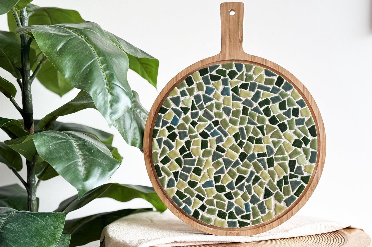 Little Creations DIY pakket - Mozaïek ronde borrelplank groen - Hobbypakket volwassenen - Knutselpakket voor volwassenen - mozaiek pakket