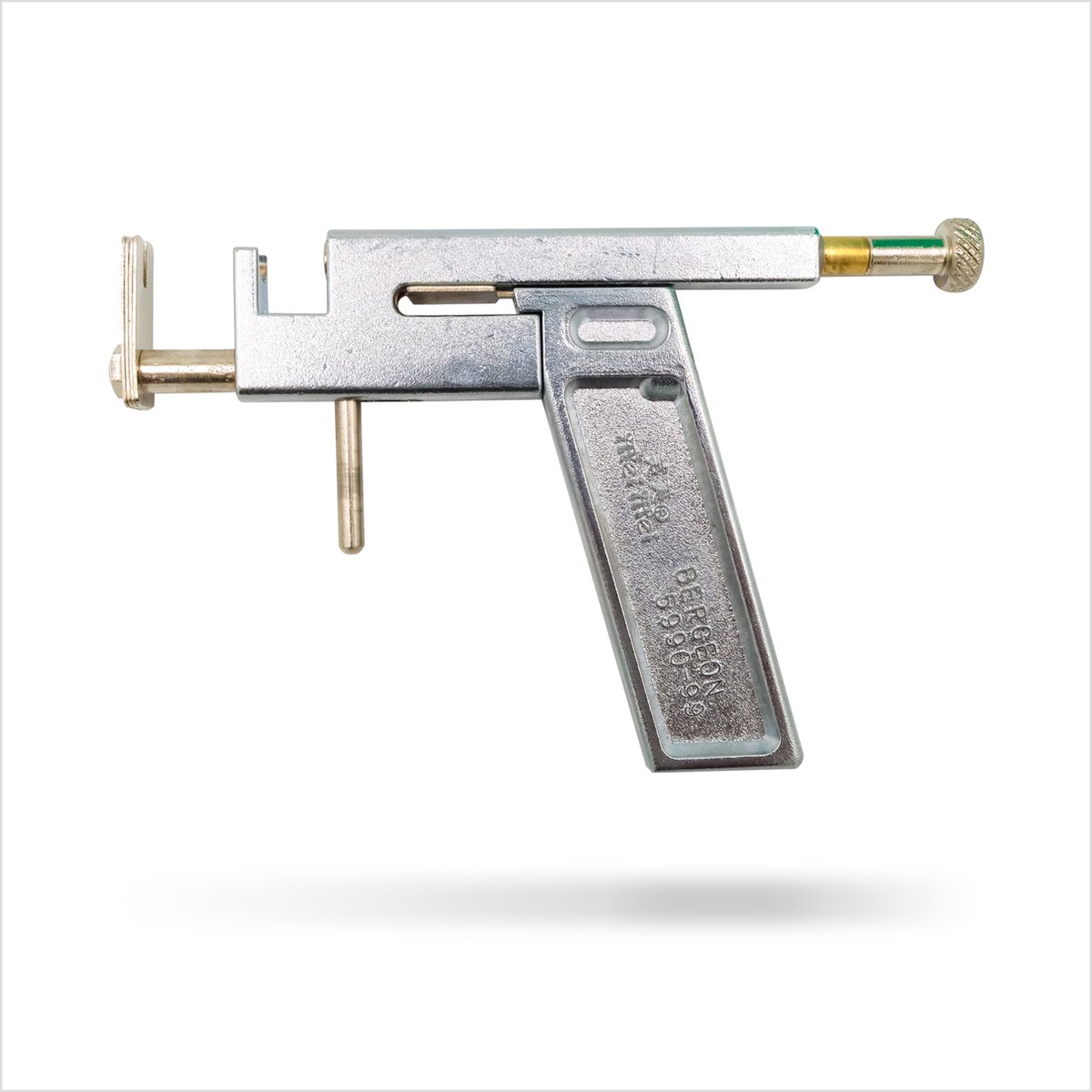 Oorbel schierter - Opbergdoos - Metaal - Inclusief 12 paar studs - Piercing gun - Piercing kit - Oorpiercing pistool - Piercing naald