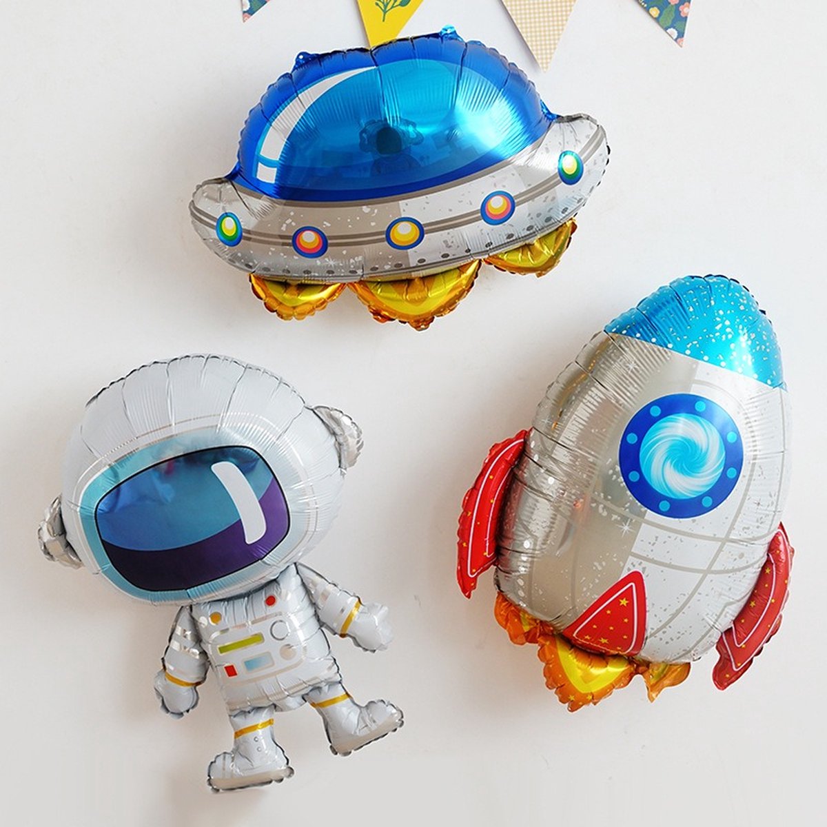 Loha-party® Ruimtevaart Feestversiering inclusief Slinger - Ruimte - Space - Raket - Astronaut - Slinger - Ballonnen - Galaxy - Happy Birthday Slinger + Astronaut Rocket Balloon - Space - Planeten - Versiering - Galaxy thema