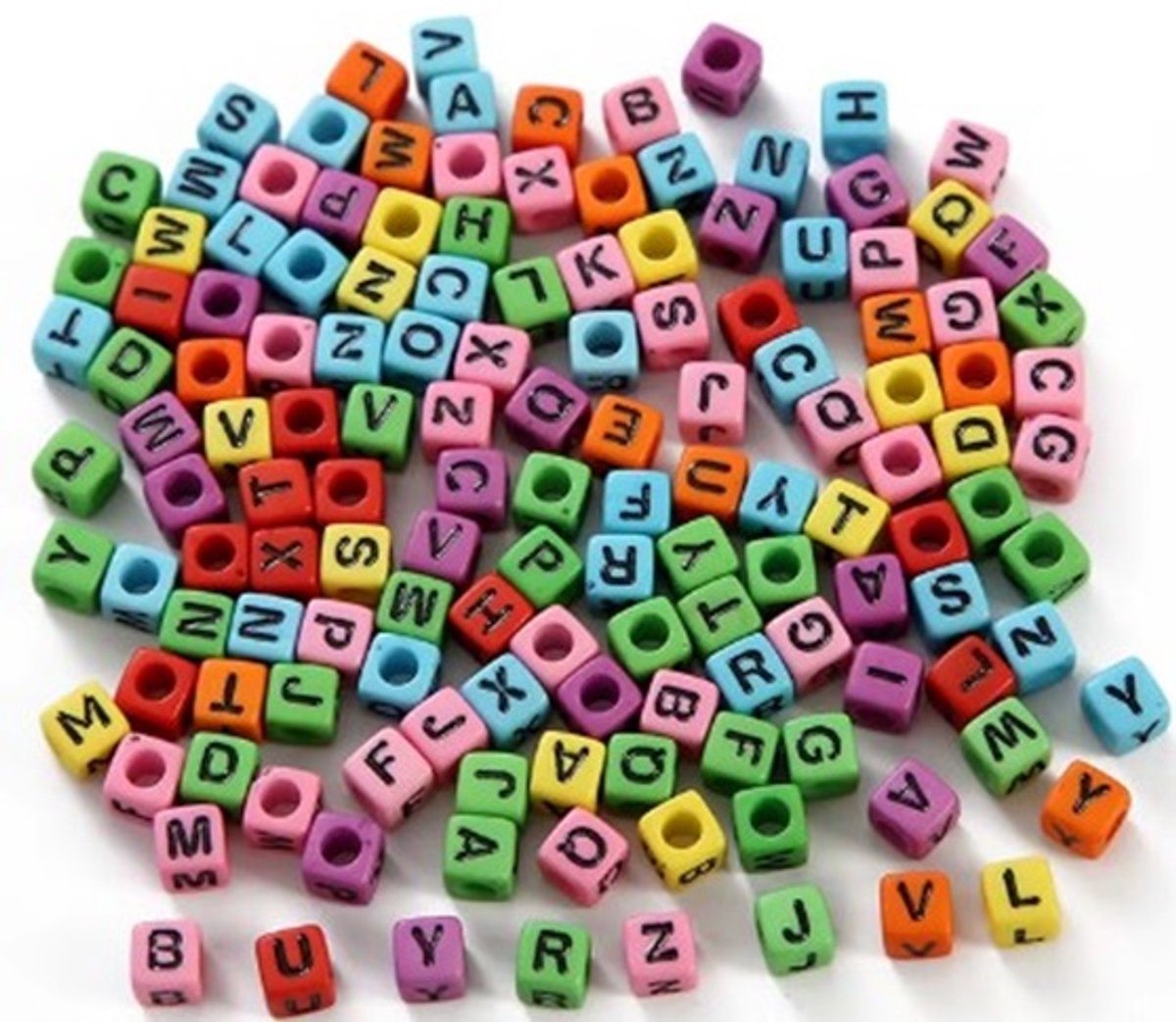 100 stuks Loom - Loomfun Vierkante Letterkralen voor armbanden. - A t/m Z - Gemengde kleuren - Letter kralen - Met gat 4mm