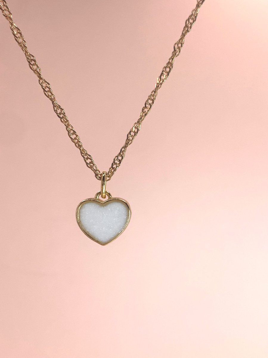 Maak zelf uw eigen moedermelk sieraad