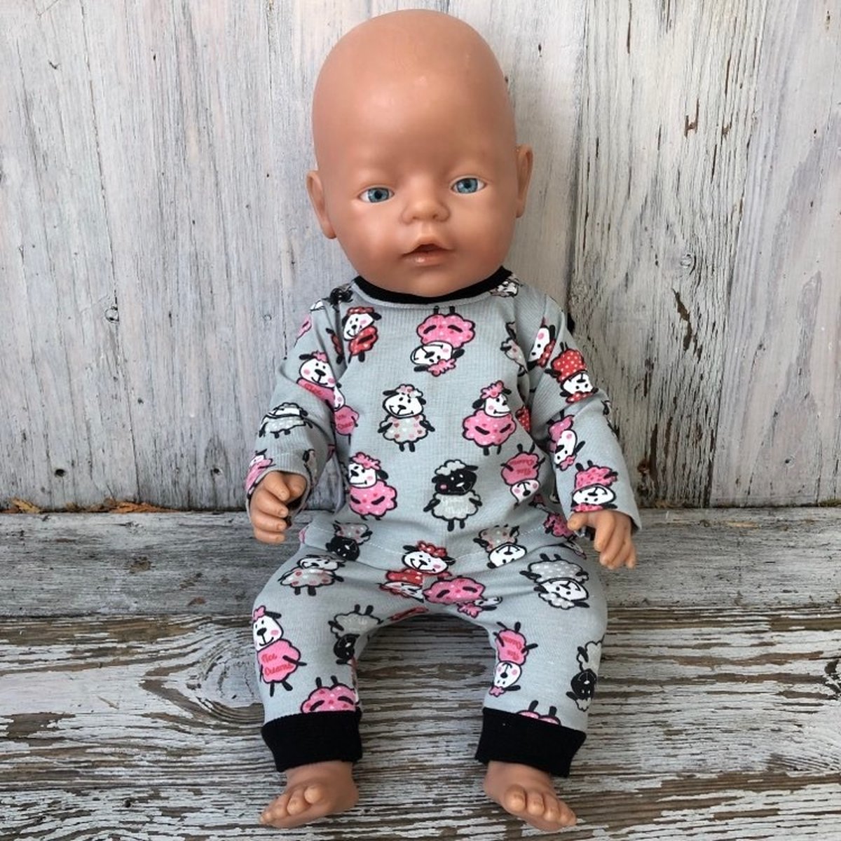 Poppenkleertjes - Pyjama - Schaapjes - Lichtgrijs - Mt 43