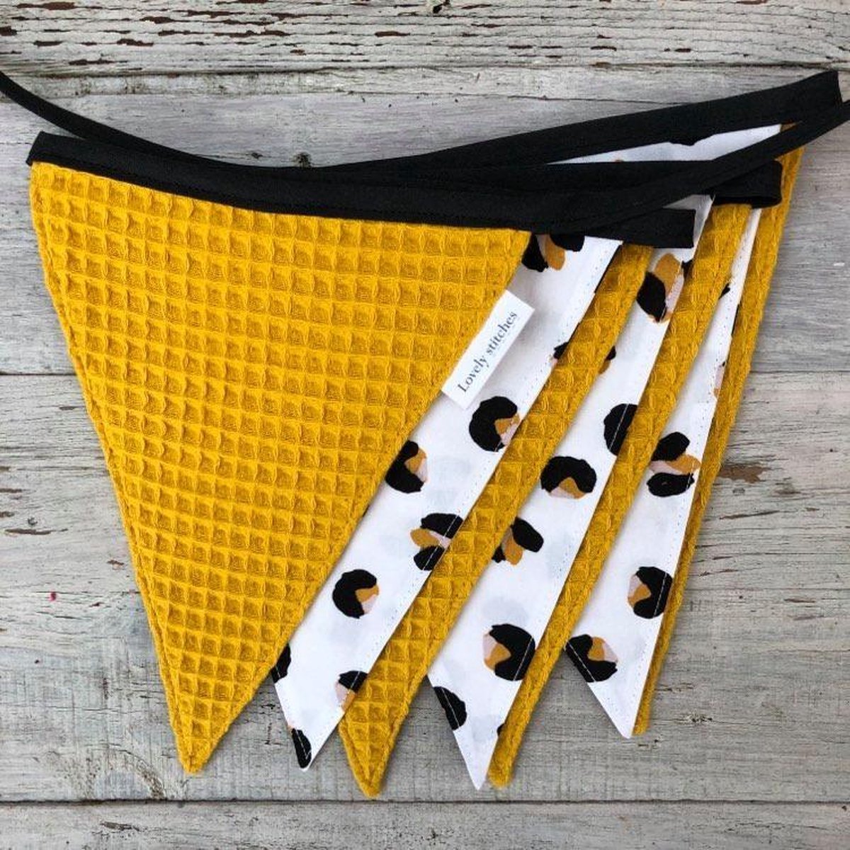   - Panterprint - Lichtroze - Okergeel - 7 vlaggen