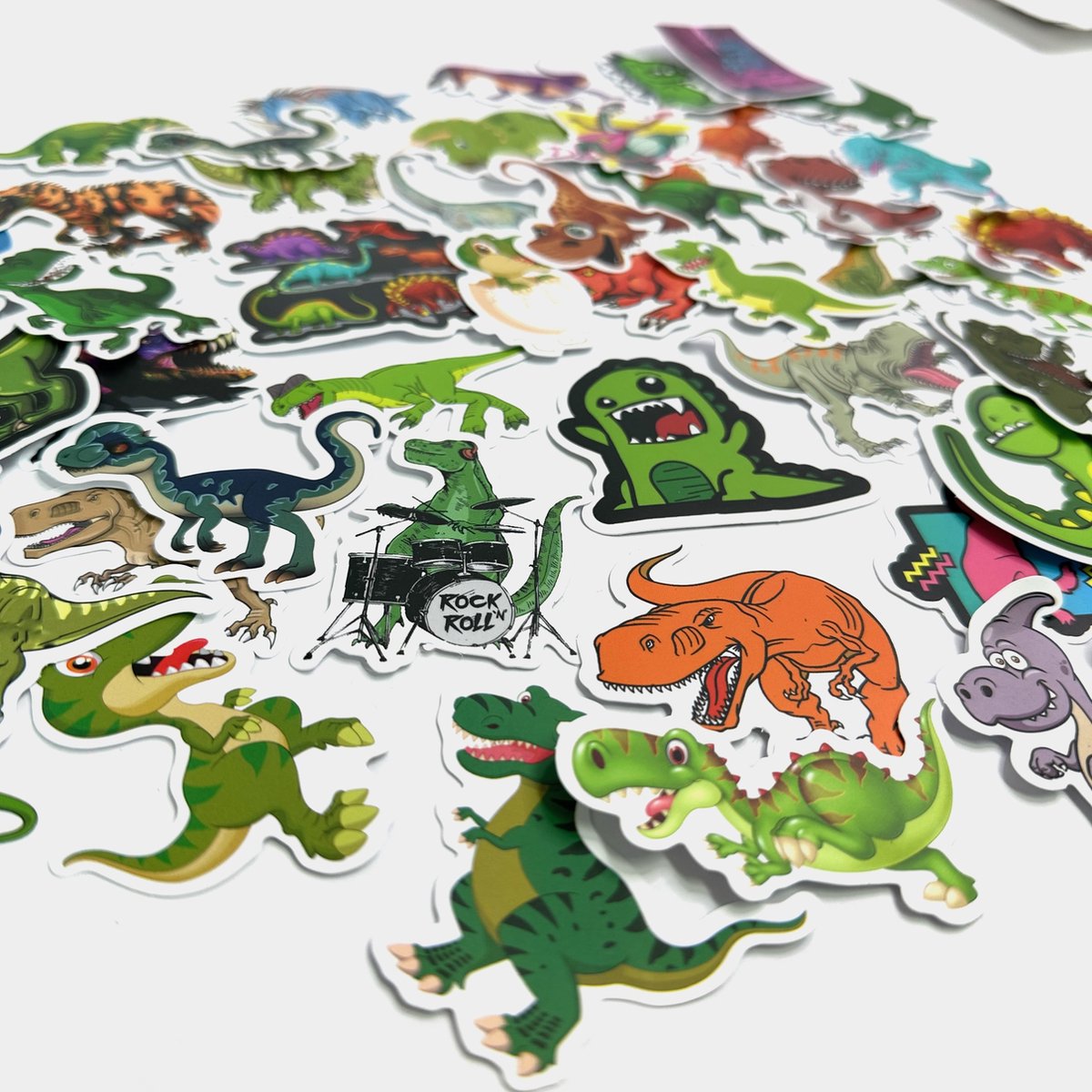 MGM Trading - Set van 50 Vinyl Dinosaurus Stickers - Waterbestendig - Decoratief in VSCO Stijl - Geschikt voor Laptop - Koffer - Fiets - Auto - Skateboard - Helm - Motor