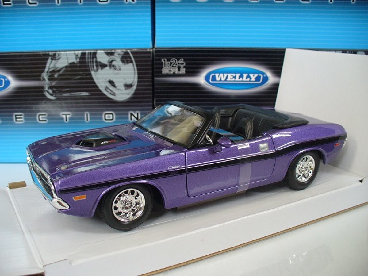 Maisto 1/24 Dodge Challenger R/T Cabrio Paars 1970
