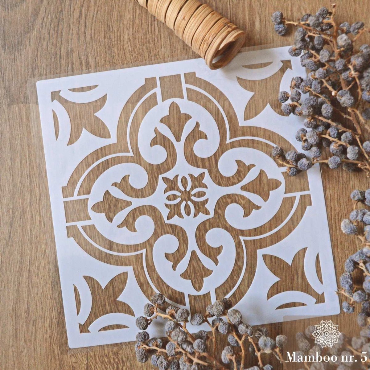 Tegel Sjabloon Bailey 50x50 cm – Groot Herbruikbaar Tegelverf Sjabloon voor verven van Portugese (Tuin)tegels – Mamboo nr 5