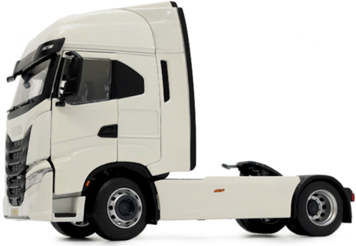 MarGe Models Iveco S-Way truck 4x2, schaal 1:32