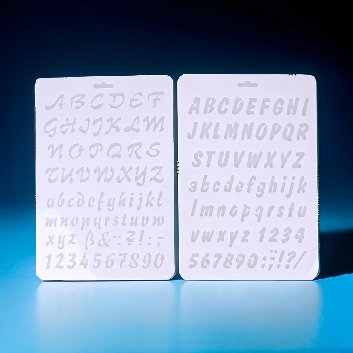 4x Stencil Letter / Alfabet Template - Mal voor tekenen - Hobby – Set van 4 stencil letters – Alfabet template – tekenen en hobby – Gemakkelijk te gebruiken – zowel kinderen als volwassenen