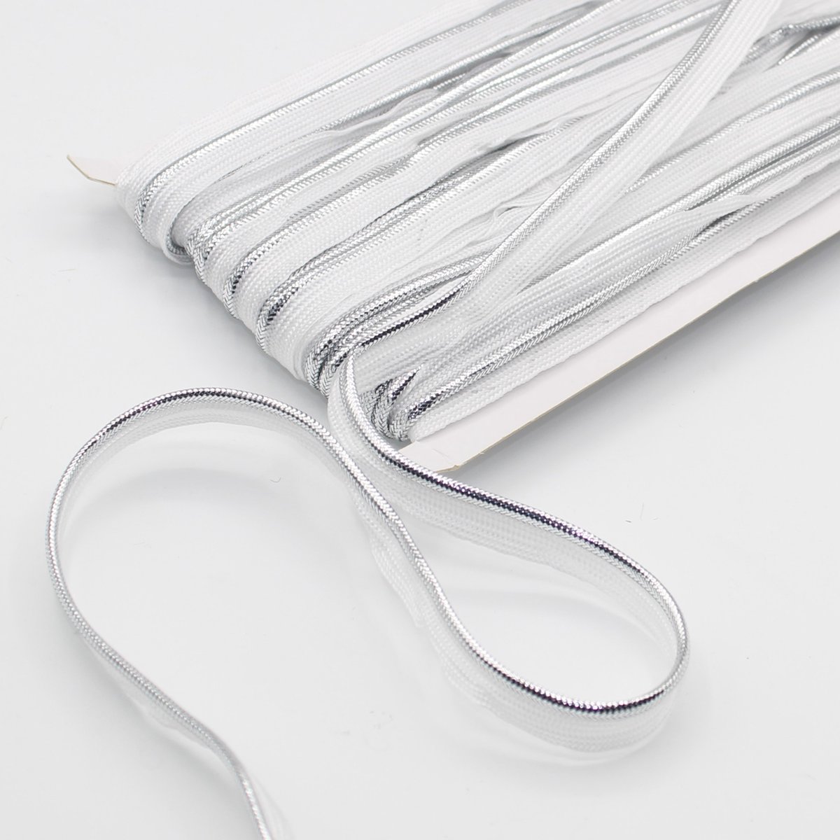 20 Meter PASPEL/PIPING, met Lurex Rand, Kleur WIT/ZILVER 01