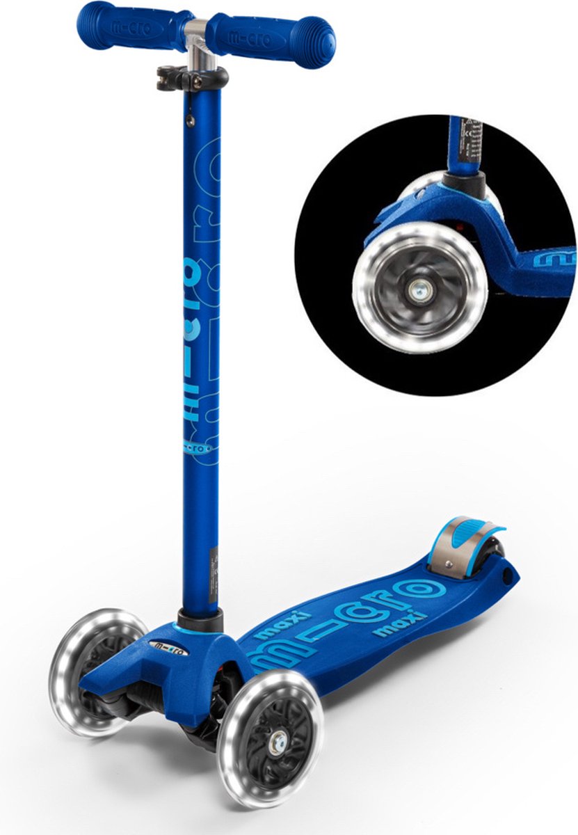 Micro Step Maxi Deluxe Marine Blauw LED wielen