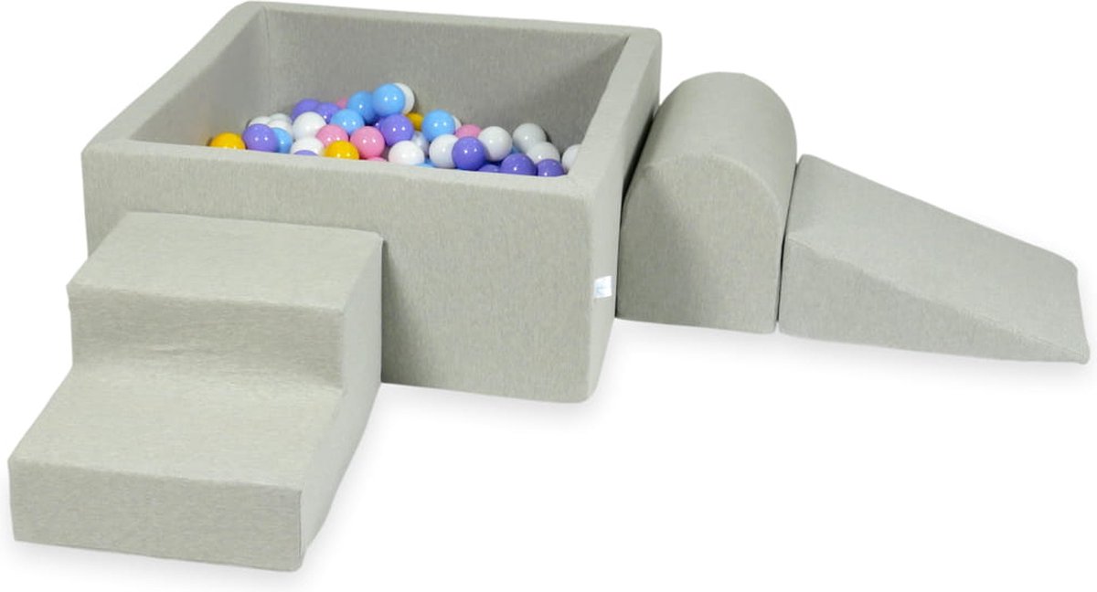 Foam speelset met vierkante ballenbad