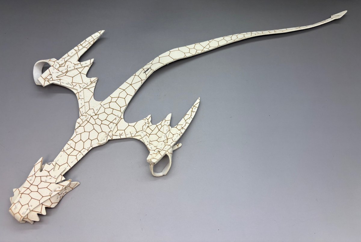 Handdraak – Draagbare Draak voor Cosplay & Festivals wit - Leer