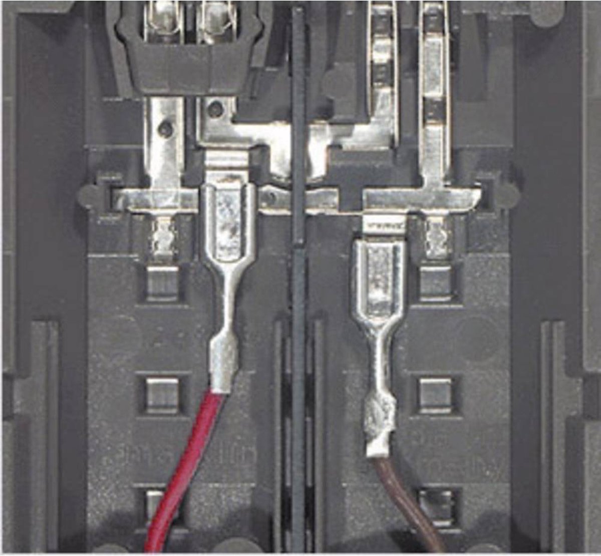 74040 H0 Märklin C-rails (met ballastbed) Aansluitmodule 1 m