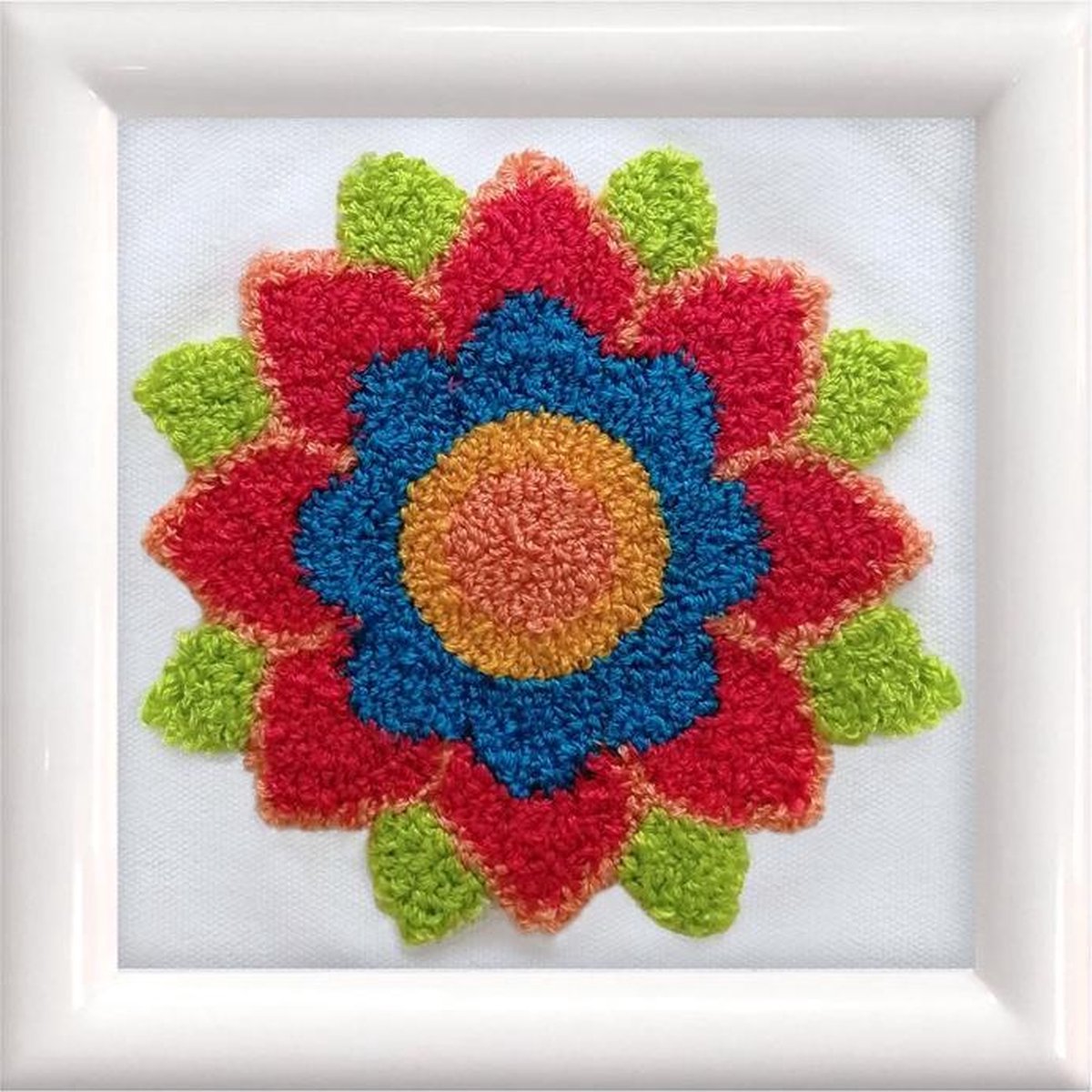 PE1.011 Small Punch met frame wit Flower Mandala