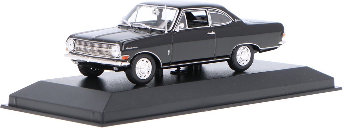 Opel Rekord A Coupé 1962 - 1:43 - MaXichamps